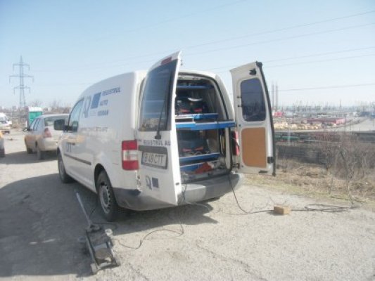 Poliţiştii rutieri şi specialiştii RAR au verificat microbuzele din Constanţa